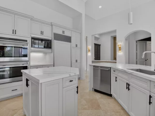 Продажа дома по адресу 17921 Villa Club Way - фото 9034669
