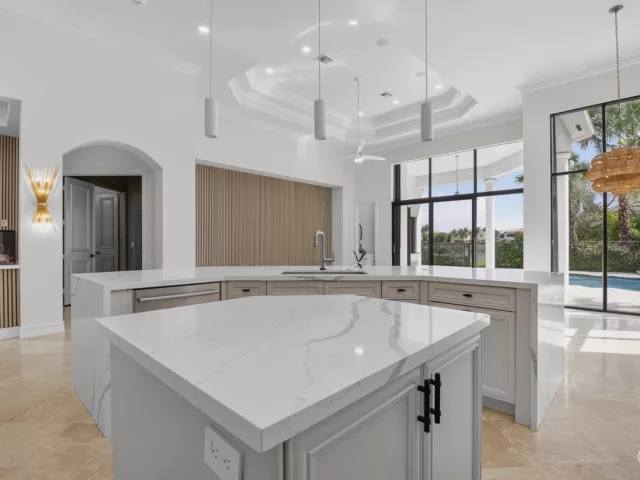 Продажа дома по адресу 17921 Villa Club Way - фото 9034671