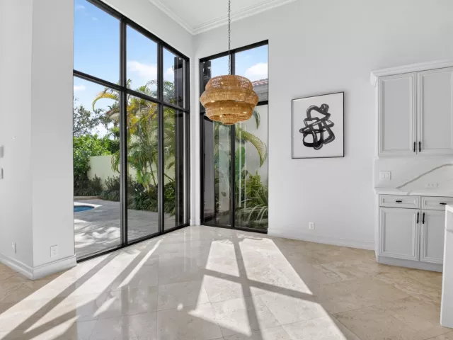 Продажа дома по адресу 17921 Villa Club Way - фото 9034673