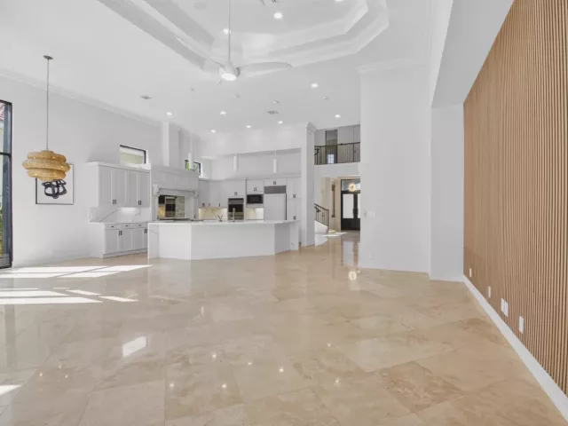 Продажа дома по адресу 17921 Villa Club Way - фото 9034674