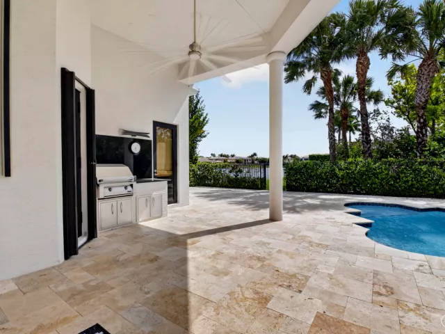 Продажа дома по адресу 17921 Villa Club Way - фото 9034650
