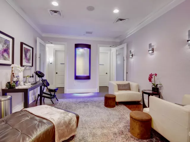 Продажа дома по адресу 17921 Villa Club Way - фото 9034704