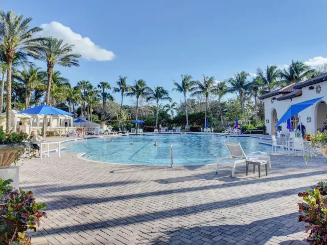 Продажа дома по адресу 17921 Villa Club Way - фото 9034710