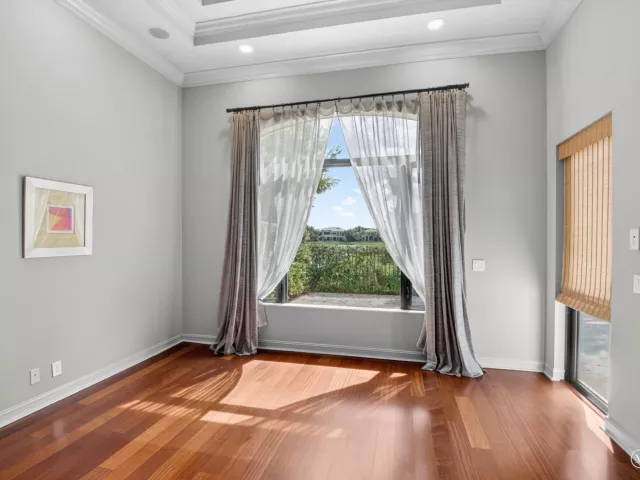 Продажа дома по адресу 17921 Villa Club Way - фото 9034653
