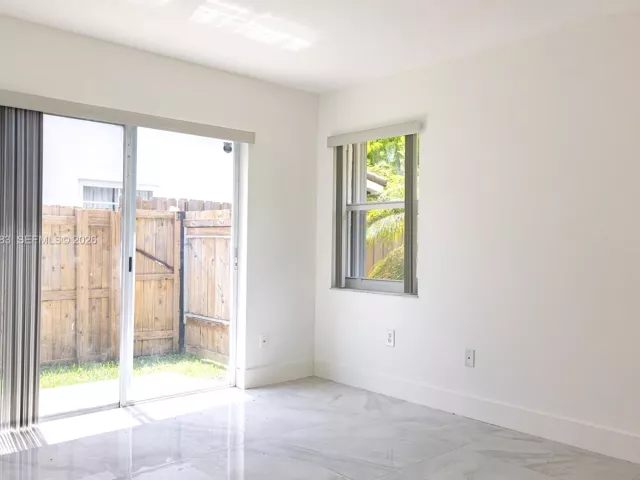 Продажа дома по адресу 10241 SW 128th Ave - фото 7585029