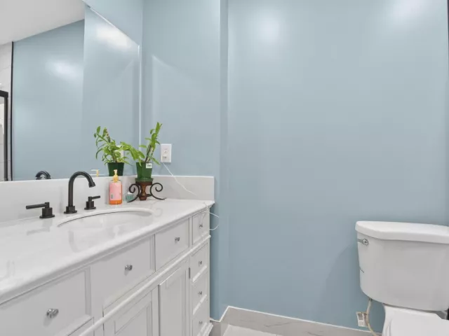Продажа дома по адресу 5051 NE 6th Avenue - фото 9063340