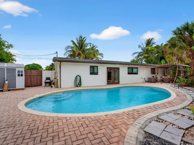 Продажа дома по адресу 5051 NE 6th Avenue - фото 9063350