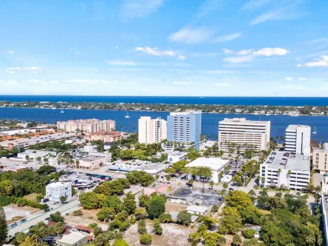 Продажа дома по адресу 1504 N Sapodilla Avenue - фото 9476143