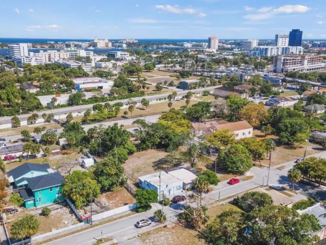 Продажа дома по адресу 1504 N Sapodilla Avenue - фото 9476144