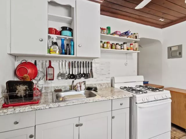 Продажа дома по адресу 1504 N Sapodilla Avenue - фото 9476151