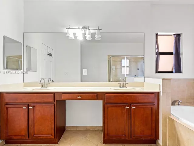 Продажа дома по адресу 149 SE 36th Pl - фото 7578517