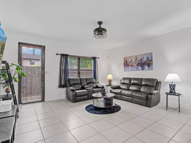 Продажа дома по адресу 149 SE 36th Pl - фото 9266134
