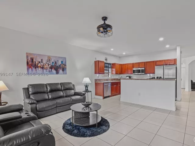 Продажа дома по адресу 149 SE 36th Pl - фото 9266135