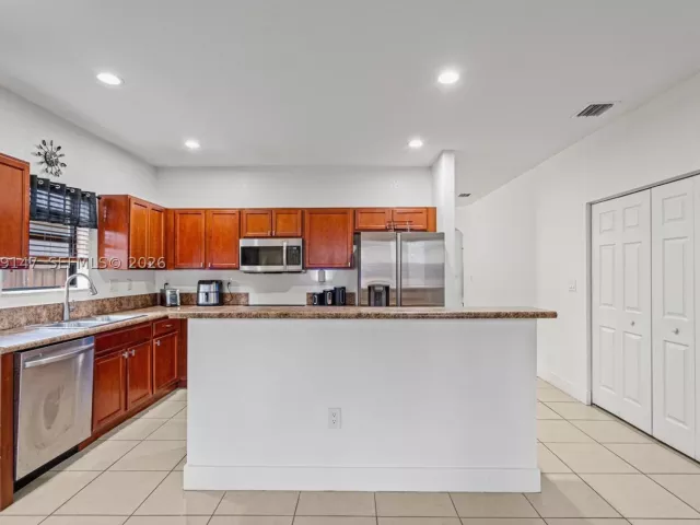 Продажа дома по адресу 149 SE 36th Pl - фото 9266138