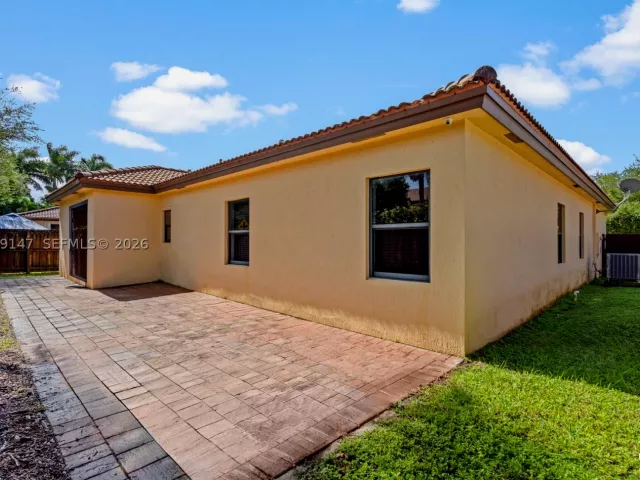 Продажа дома по адресу 149 SE 36th Pl - фото 9266154