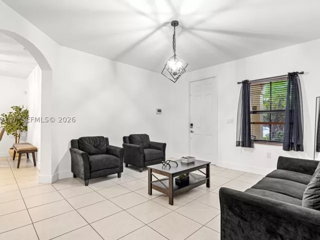 Продажа дома по адресу 149 SE 36th Pl - фото 9266129