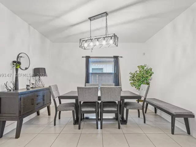 Продажа дома по адресу 149 SE 36th Pl - фото 9266132