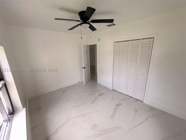 Продажа дома по адресу 1261 NW 45th St - фото 9114796