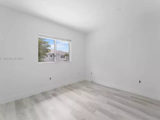 Дом в аренду по адресу 379 NE 31st Ave 379 - фото 7581801