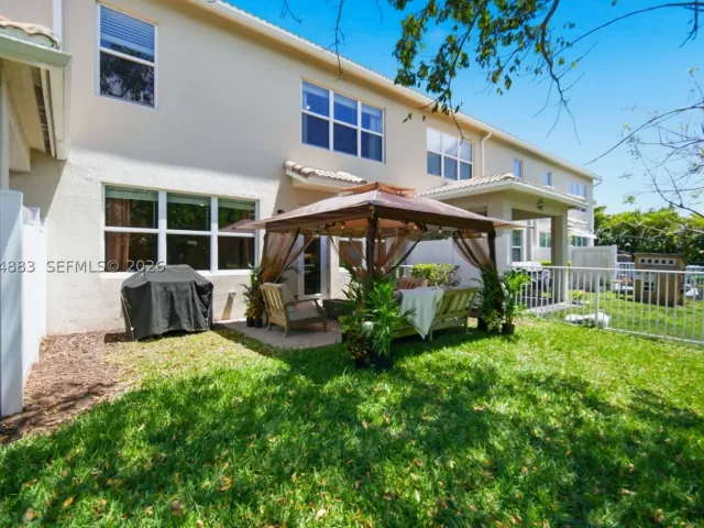 Продажа дома по адресу 1628 Myrtle Oak Ter - фото 9292290