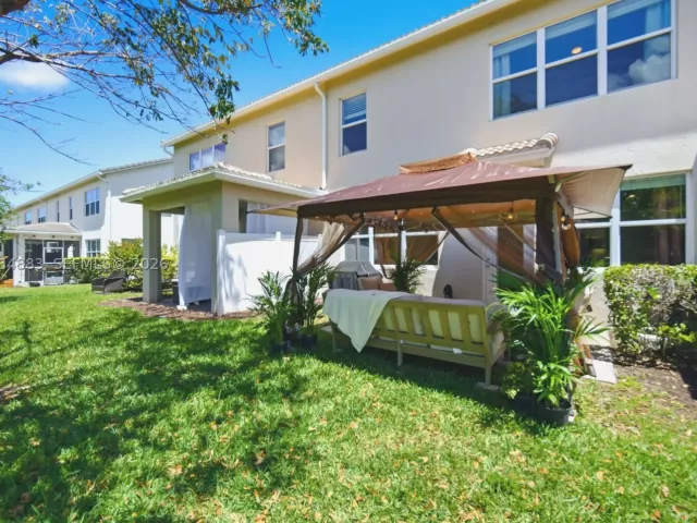 Продажа дома по адресу 1628 Myrtle Oak Ter - фото 9292292