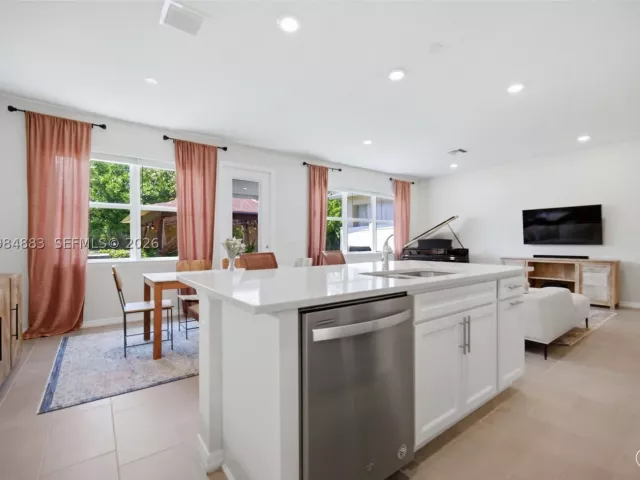 Продажа дома по адресу 1628 Myrtle Oak Ter - фото 9292251