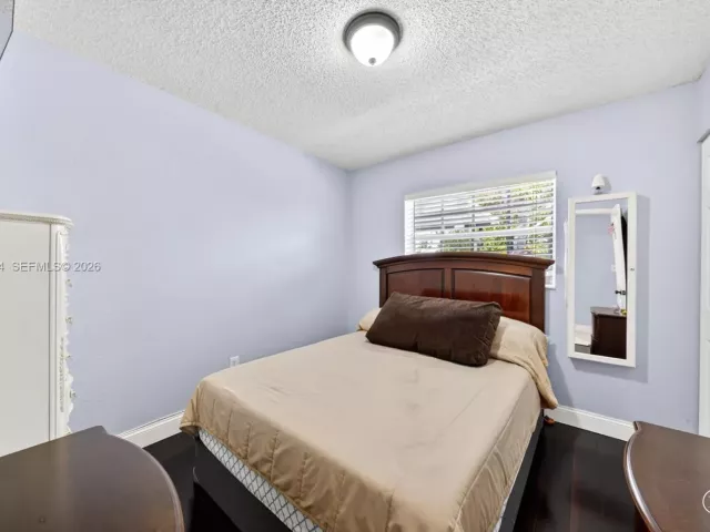 Дом в аренду по адресу 10741 SW 153rd St - фото 7610997