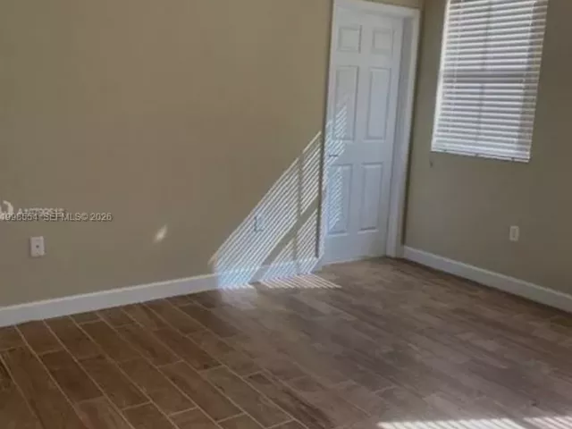 Дом в аренду по адресу 11801 SW 152nd Path - фото 7582711