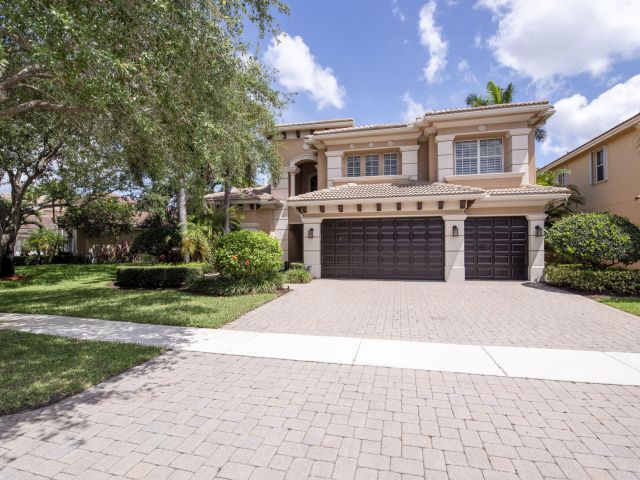 Продажа дома по адресу 8801 Wellington View Drive - фото 9411964