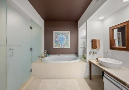 Квартира #704