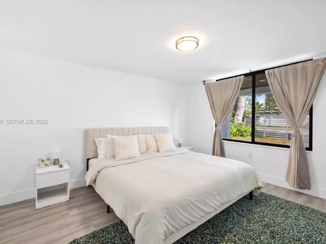 Дом в аренду по адресу 11730 NW 3rd Ave - фото 7583717