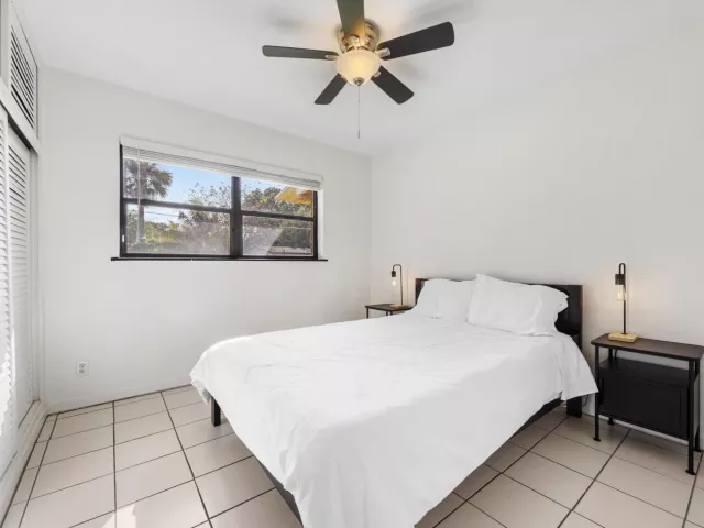 Продажа дома по адресу 501 NW 30th Court - фото 9352390