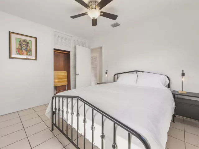 Продажа дома по адресу 501 NW 30th Court - фото 9352393