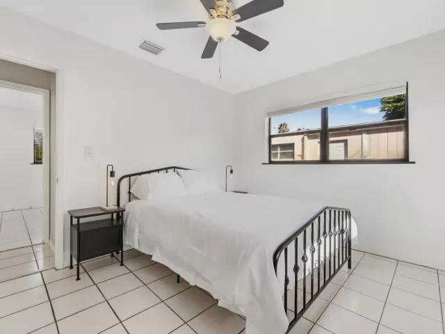 Продажа дома по адресу 501 NW 30th Court - фото 9352394