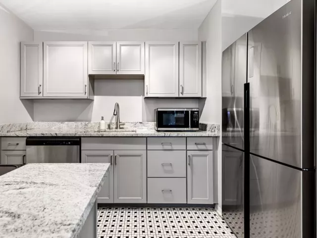 Продажа дома по адресу 501 NW 30th Court - фото 9352374