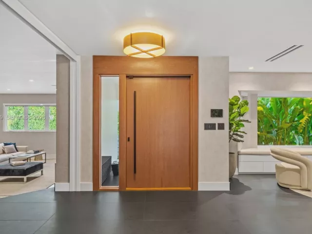 Продажа дома по адресу 4800 Bay Point Rd - фото 7584124