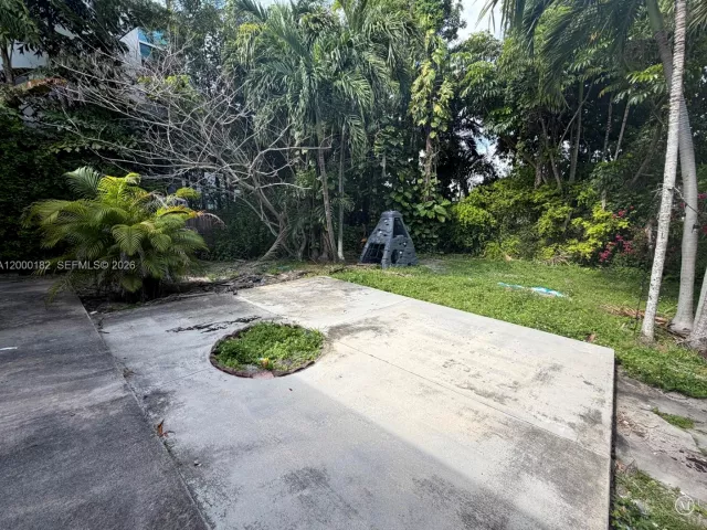 Продажа дома по адресу 2770 SW 33rd Ave - фото 7585917