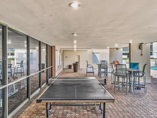 Продажа дома по адресу 20329 W Country Club Dr TH10 - фото 8901300