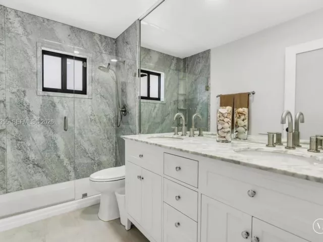 Продажа дома по адресу 8611 SW 82nd Ter - фото 7585509