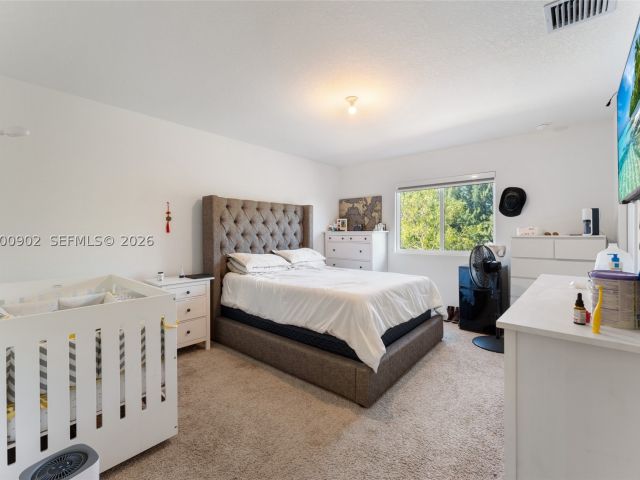 Продажа дома по адресу 1061 NW 208th Ter - фото 8382678