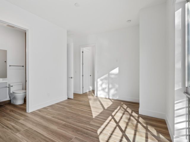 Продажа дома по адресу 11 SE 11th Avenue - фото 8178573