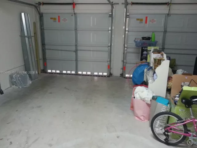 Продажа дома по адресу 11050 NW 86th Ter . - фото 7586675