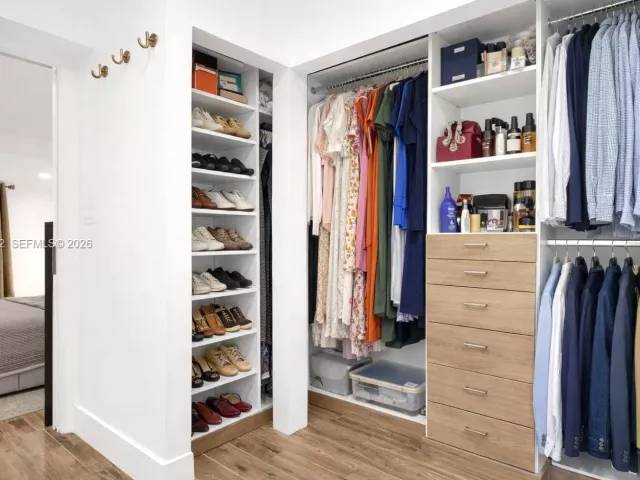 Дом в аренду по адресу 2311 SW 9th Ave - фото 7589905