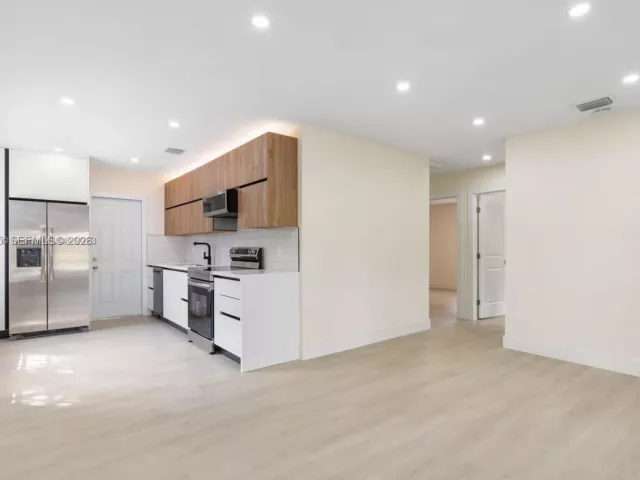 Дом в аренду по адресу 212 NW 103rd St - фото 7587114