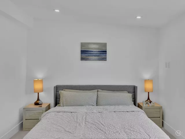 Продажа дома по адресу 209 NE 27th Drive - фото 9358780