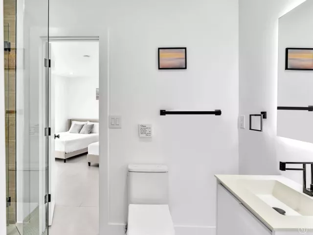 Продажа дома по адресу 209 NE 27th Drive - фото 9358788