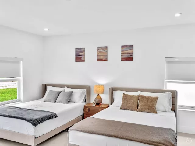 Продажа дома по адресу 209 NE 27th Drive - фото 9358790