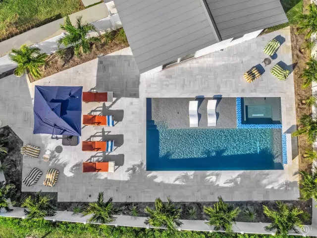 Продажа дома по адресу 209 NE 27th Drive - фото 9358744