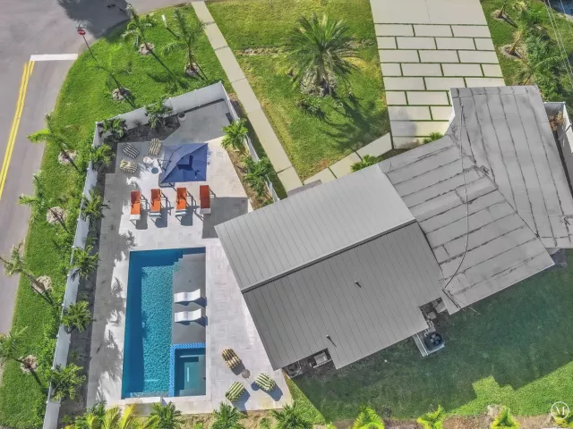 Продажа дома по адресу 209 NE 27th Drive - фото 9358746