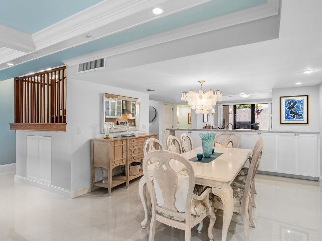 Продажа дома по адресу 2155 S Ocean Boulevard 7 - фото 8329946